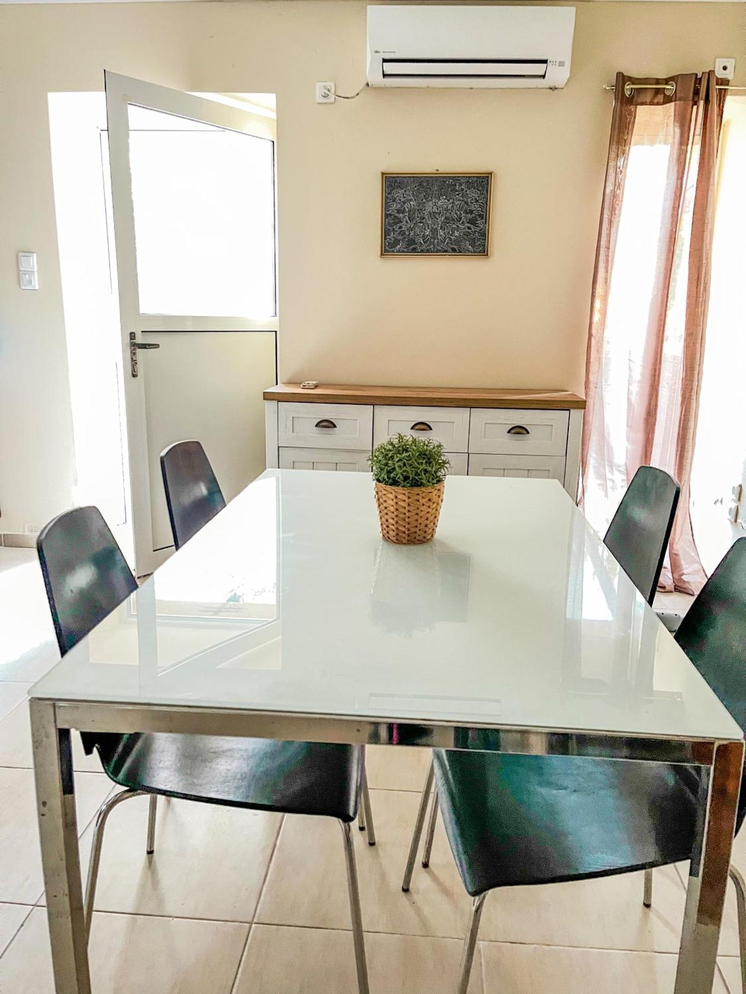 Mistral Apartment *