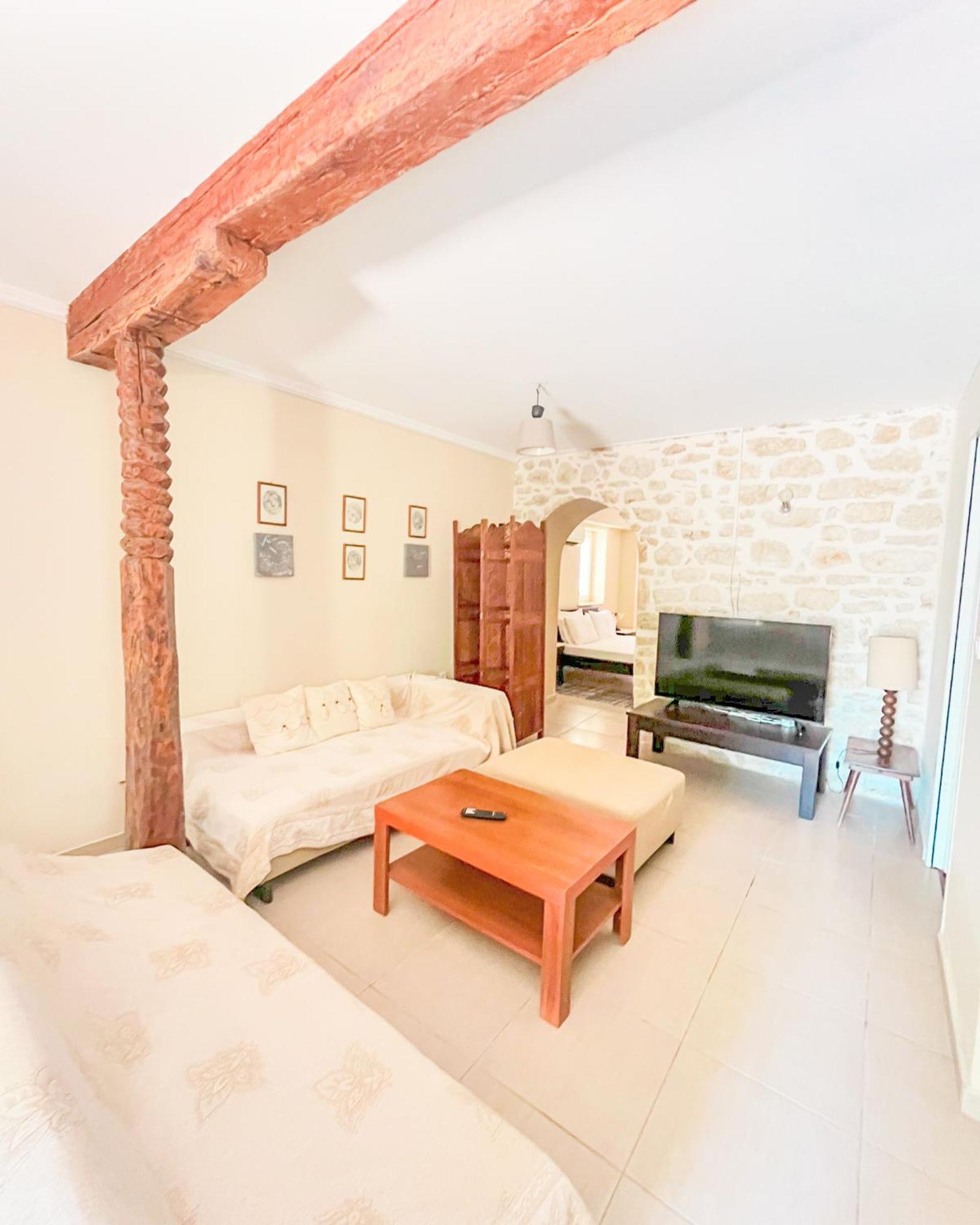 Mistral Apartment *